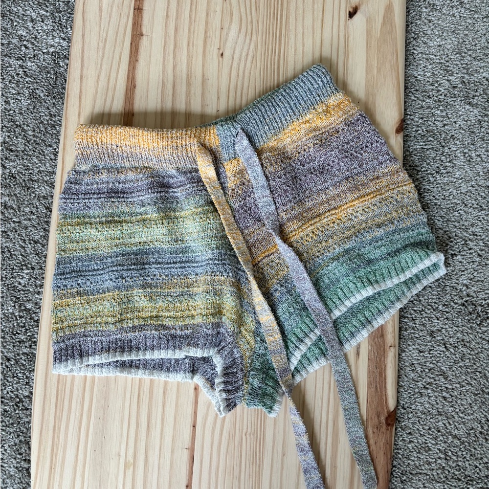 Universal Threads Shorts